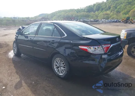 2016 Toyota Camry Le z USA, uszkodzony, nr VIN 4T4BF1FK8GR573013